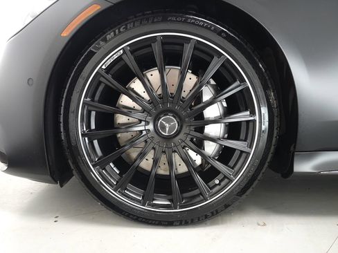 Used 2024 Mercedes-Benz S 63 AMG S w/ Carbon Fiber Exterior Package image 42