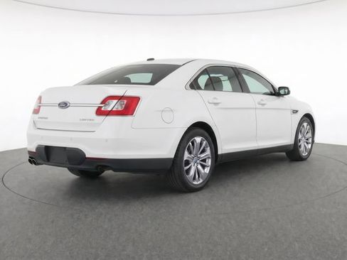 Used 2010 Ford Taurus Limited FWD image 4