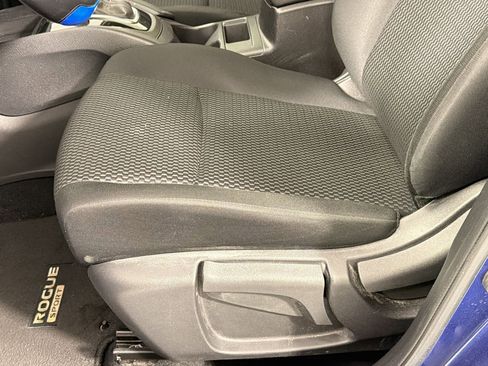 Used 2022 Nissan Rogue Sport S image 13