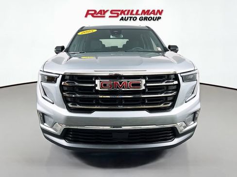 Used 2025 GMC Acadia Elevation w/ Elevation Premium Package FWD image 2