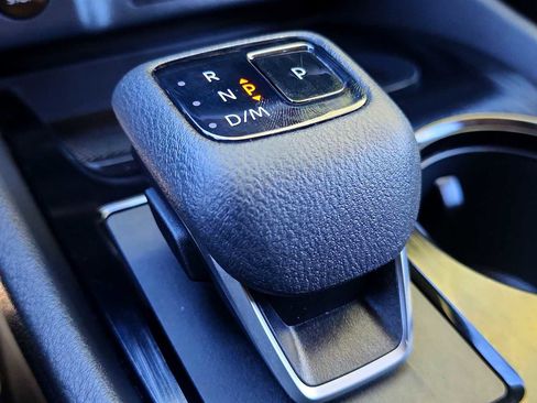 Used 2024 Nissan Rogue SV w/ SV Premium Package FWD image 20
