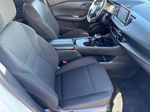 Used 2024 Nissan Rogue S image 10