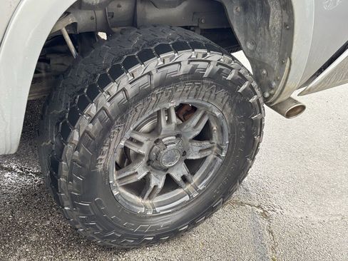 Used 2017 Toyota Tundra SR5 w/ SR5 Upgrade Package image 4