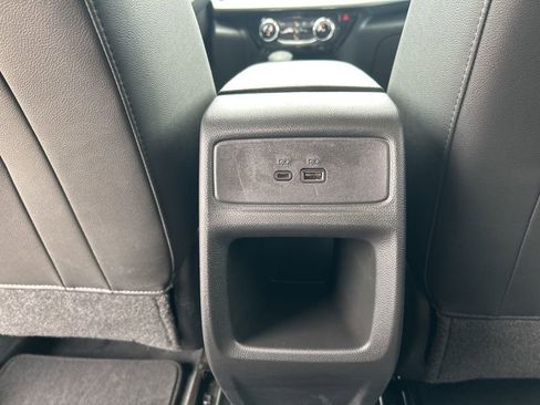 Used 2025 Chevrolet Trax LT image 18