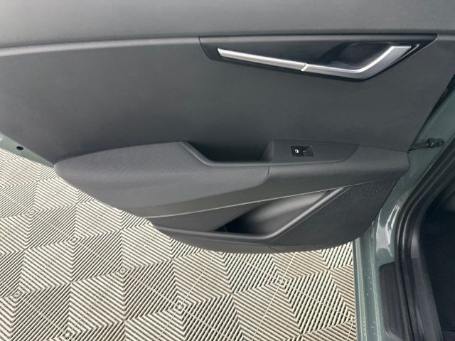 Used 2023 Kia Niro EX Touring FWD image 21