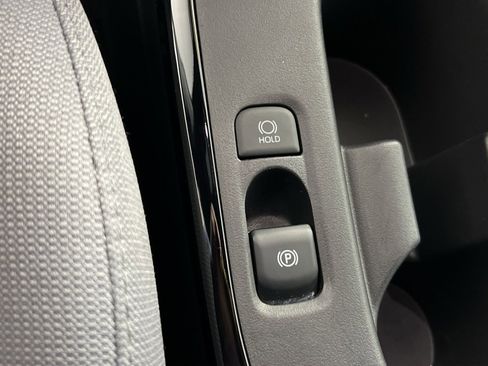 Used 2025 Toyota Corolla SE image 32