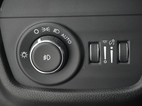 Used 2022 Jeep Grand Cherokee L Limited w/ Black Appearance Package image 19