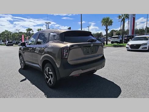 Used 2026 Nissan Kicks SV w/ SV Premium Package FWD image 30