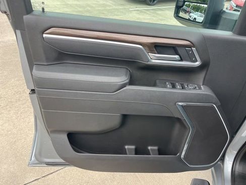 Used 2025 Chevrolet Silverado 2500 LT w/ Convenience Package AWD/4WD image 14
