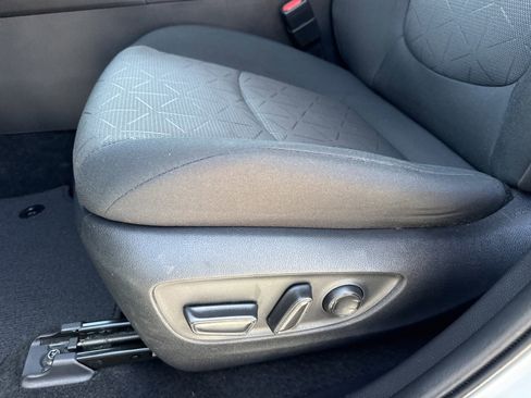 Used 2021 Toyota RAV4 XLE FWD image 12