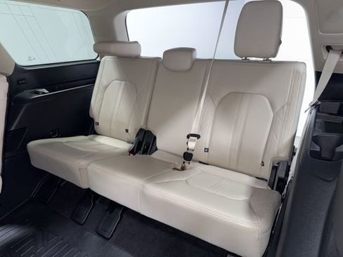 Used 2022 Ford Expedition Platinum image 30