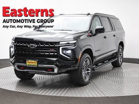 Used 2025 Chevrolet Suburban Z71 AWD/4WD image 1