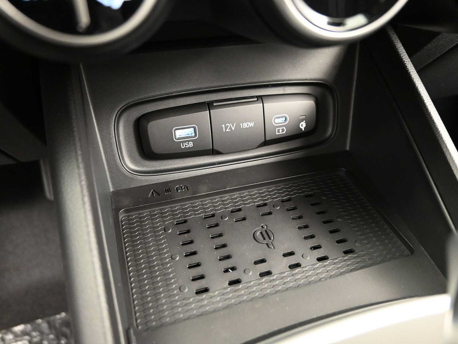 Used 2026 Hyundai Venue SEL FWD image 19