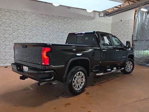 Used 2025 Chevrolet Silverado 2500 LT w/ Z71 Chrome Sport Edition image 8