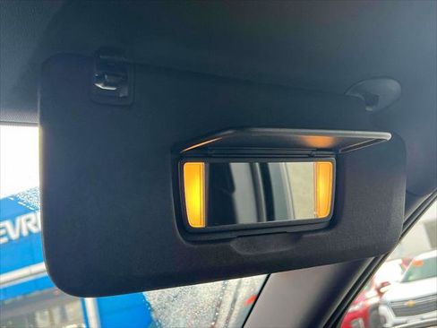 Used 2025 Chevrolet Traverse LT w/ Driver Confidence Package image 30