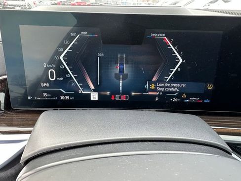 Used 2024 BMW X6 xDrive40i w/ Premium Package image 30