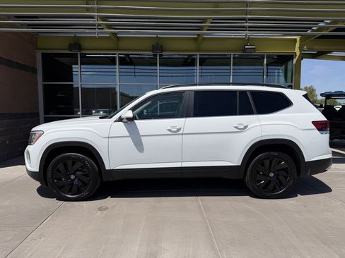 Used 2024 Volkswagen Atlas SE FWD image 7