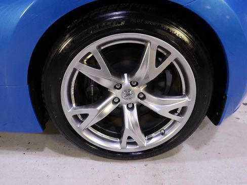 Used 2009 Nissan 370Z Touring w/ Sport Pkg image 29