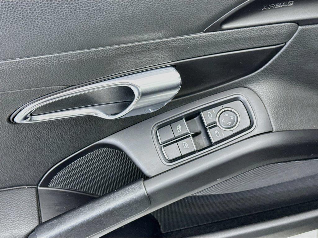 Used 2018 Porsche 718 Boxster RWD image 20