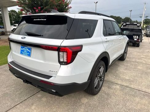 Used 2026 Ford Explorer ST-Line w/ ST-Line Street Pack AWD/4WD image 7