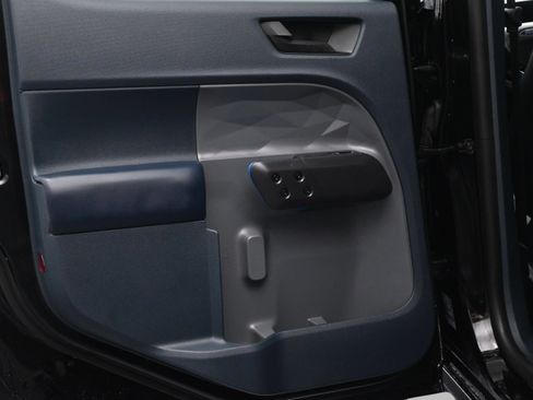 Used 2025 Ford Maverick Lobo AWD/4WD image 31