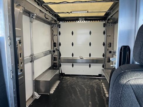 New 2025 Chevrolet Brightdrop 400 image 16