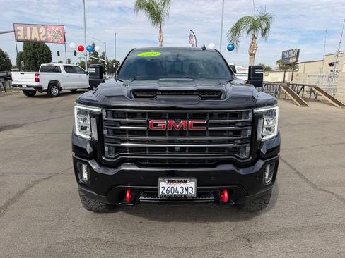 Used 2022 GMC Sierra 2500 AT4 w/ AT4 Preferred Package AWD/4WD image 2