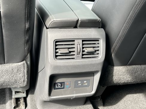 Used 2021 Nissan Rogue SL image 17