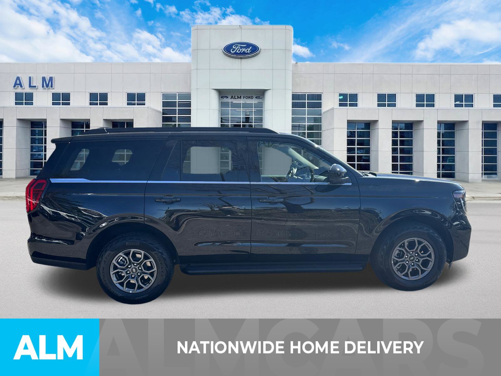 Used 2025 Ford Expedition Active AWD/4WD image 4