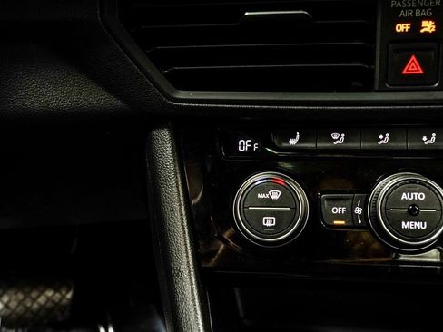 Used 2024 Volkswagen Jetta SE FWD image 24