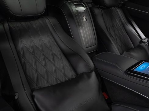 Used 2025 Mercedes-Benz Maybach GLS 600 4MATIC image 84