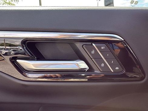 New 2026 Chevrolet Suburban High Country AWD/4WD image 28