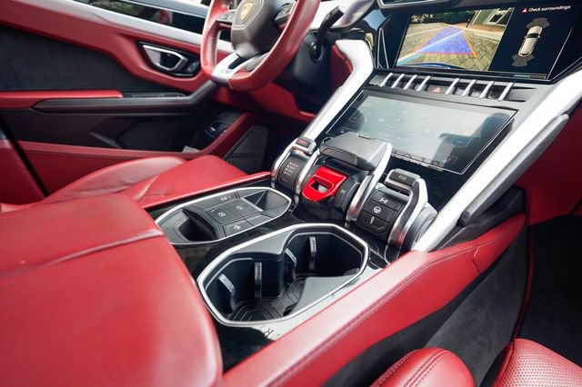 Used 2022 Lamborghini Urus AWD/4WD image 87