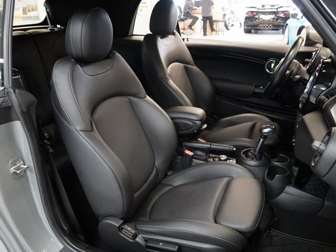 Used 2019 MINI Cooper S w/ Signature Upholstery Package image 27