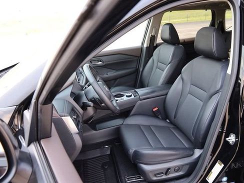 Certified 2023 Nissan Rogue SV w/ SV Premium B Package AWD/4WD image 9