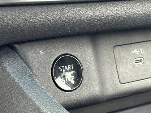 Used 2024 Nissan Rogue SV FWD image 14