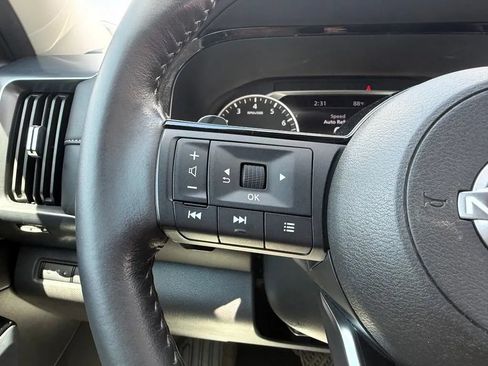 Used 2025 Nissan Pathfinder SL w/ Black Appearance Package AWD/4WD image 16