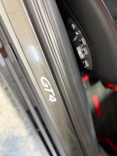 Used 2020 Porsche 718 Cayman GT4 RWD image 39