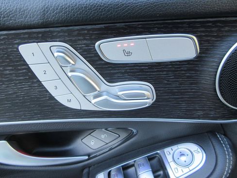Used 2022 Mercedes-Benz GLC 300 4MATIC image 6