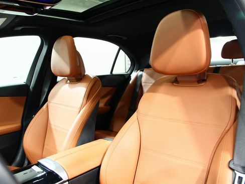 Used 2023 Mercedes-Benz C 300 Sedan image 18