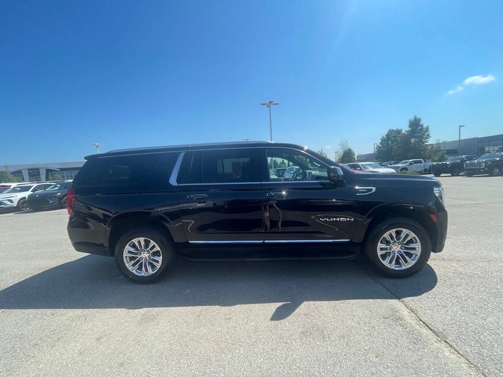 Used 2021 GMC Yukon XL SLT w/ SLT Premium Package AWD/4WD image 5