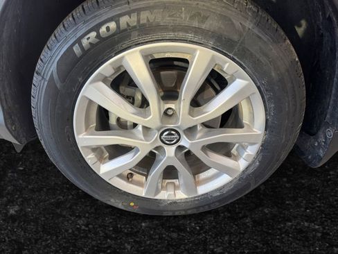 Used 2022 Nissan Rogue Sport S image 25