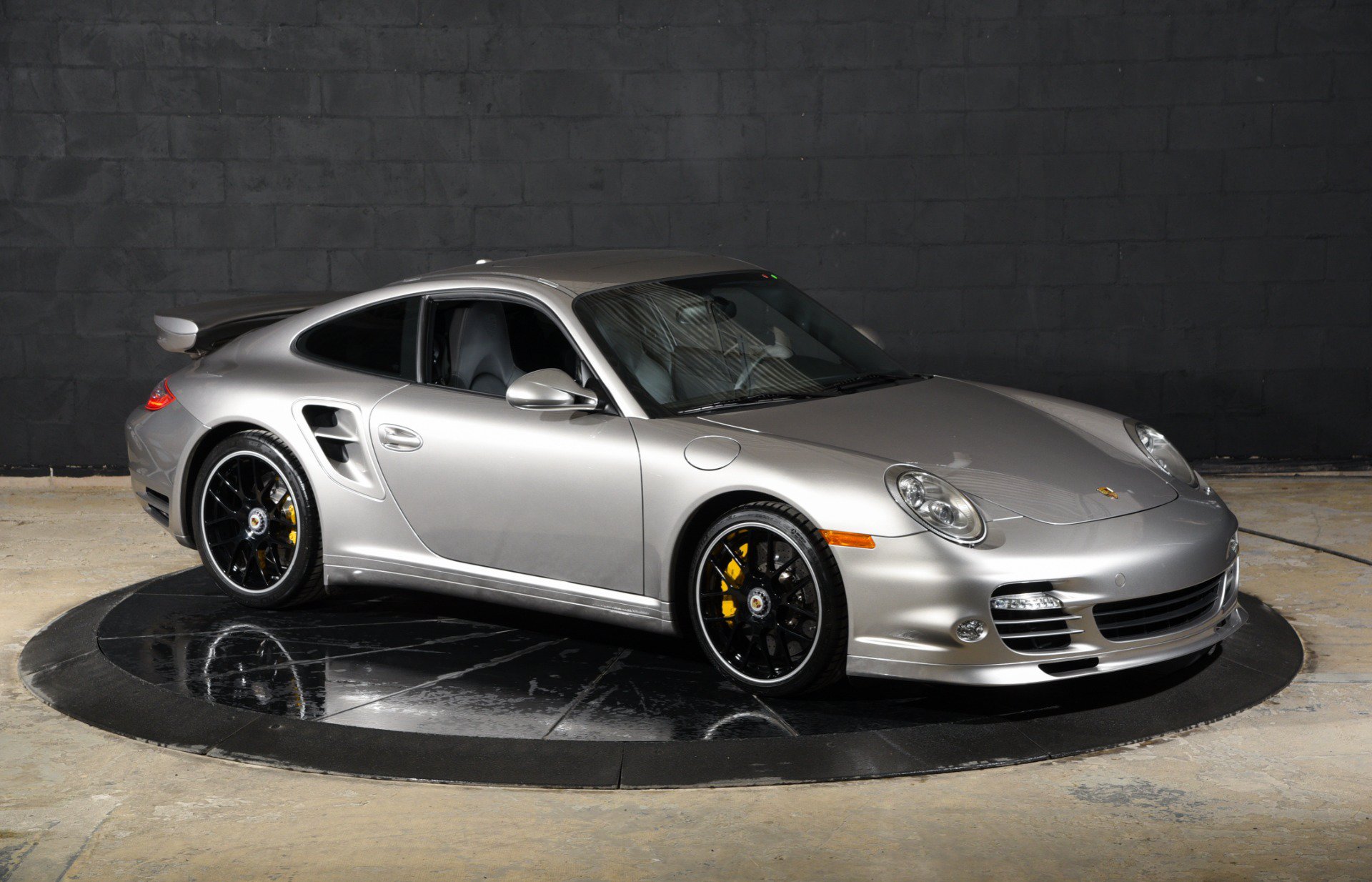 Used 2013 Porsche 911 Turbo S AWD/4WD image 2