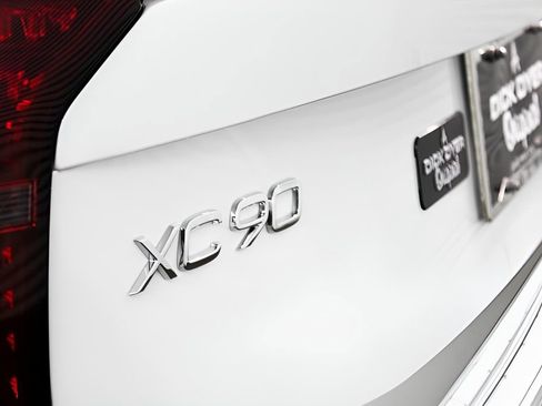 New 2025 Volvo XC90 T8 Core w/ Protection Package AWD/4WD image 8