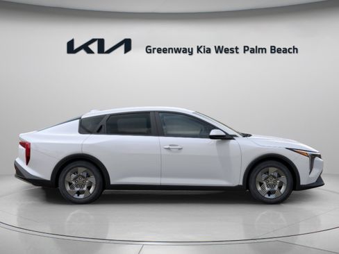 New 2026 Kia K4 FWD image 8