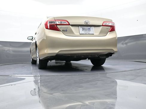 Used 2012 Toyota Camry LE FWD image 29