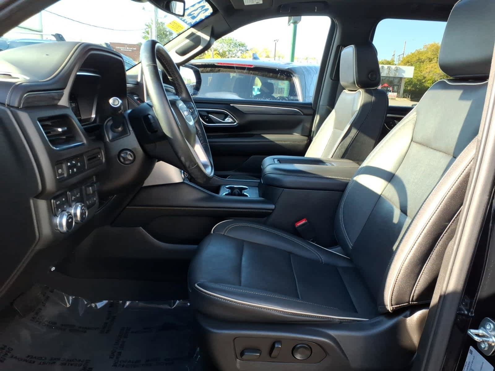 Used 2023 GMC Yukon XL SLT w/ SLT Premium Package AWD/4WD image 10