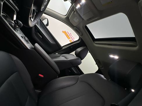 Certified 2025 MAZDA CX-90 Plug-In Hybrid w/ Preferred AWD/4WD image 18