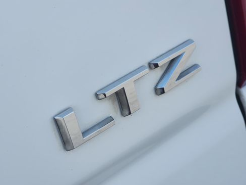 Used 2022 Chevrolet Silverado 1500 LTZ AWD/4WD image 13