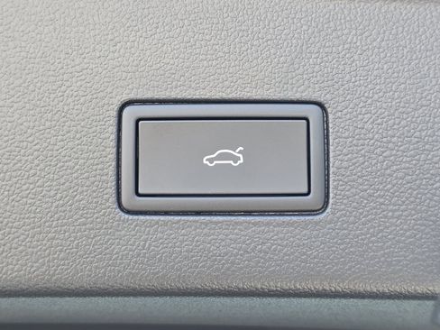 New 2026 Volkswagen Atlas Cross Sport SEL Premium R-Line image 17